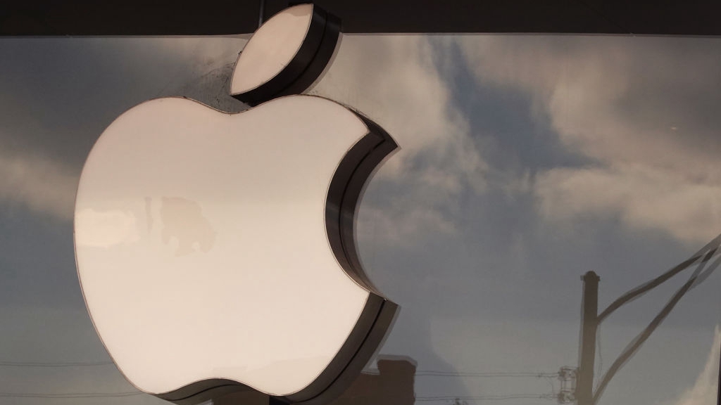 Apple starts hiring for first flagship store in India